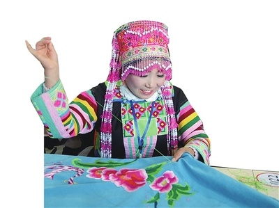 巧手织就幸福路——沾益绣娘以商标申请开启美好生活新篇章